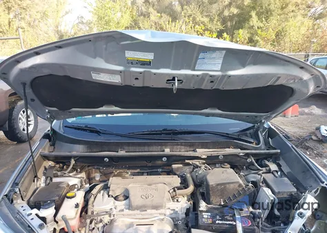 2016 Toyota Rav4 Xle z USA, uszkodzony, nr VIN 2T3WFREV3GW244166